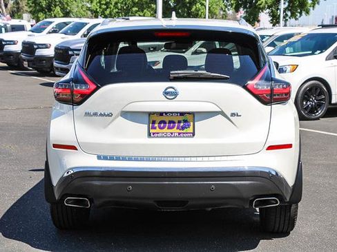 Used 2021 Nissan Murano SL image 3
