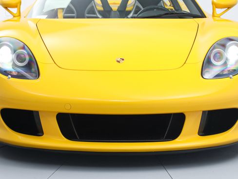 Used 2005 Porsche Carrera GT RWD image 11