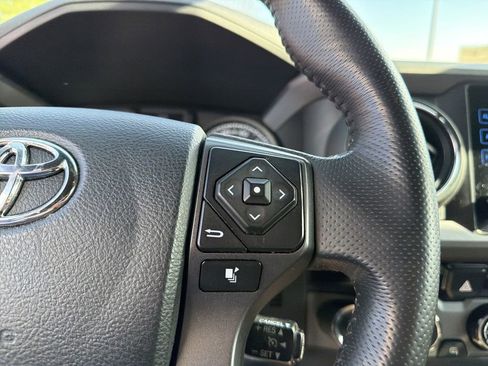 Used 2016 Toyota Tacoma TRD Sport w/ Towing Package AWD/4WD image 20