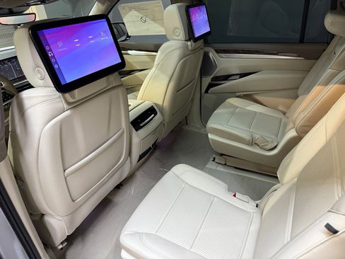 New 2026 Cadillac Escalade ESV Platinum Sport w/ LPO, ONYX Package image 50