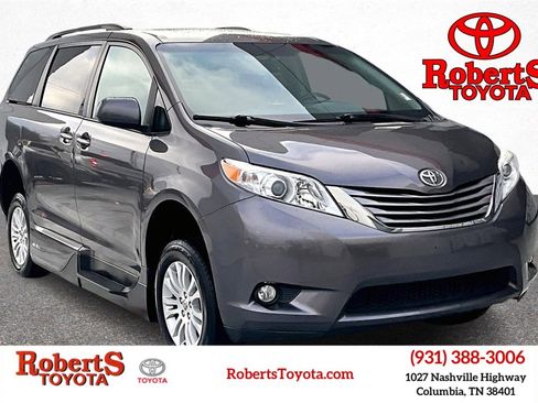 Used 2015 Toyota Sienna XLE MOBILITY VAN image 1