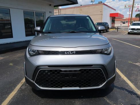Used 2023 Kia Soul LX w/ Option Group 015 FWD image 3