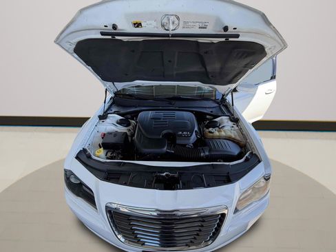 Used 2013 Chrysler 300 S RWD image 23