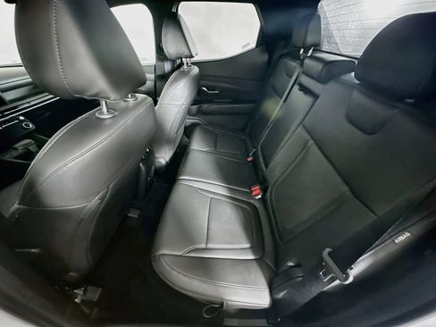 Used 2025 Hyundai Santa Cruz SEL FWD image 28