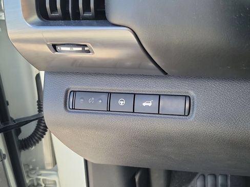 Used 2023 Nissan Pathfinder SL w/ SL Premium Package FWD image 20