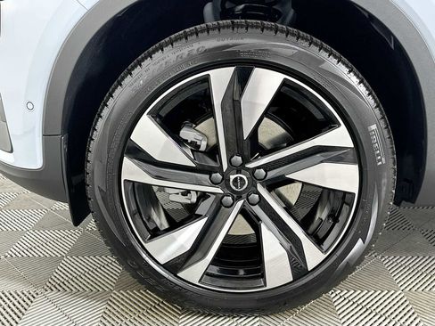 Used 2025 Volvo XC40 B5 Ultra w/ Climate Package image 29