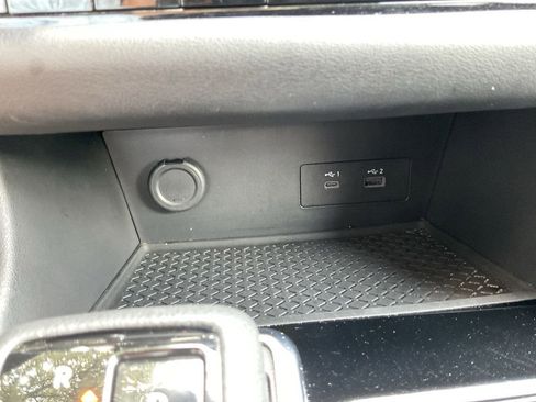 Used 2025 Nissan Pathfinder SV FWD image 24
