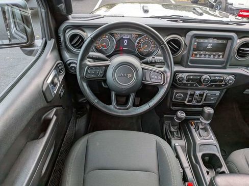 Used 2022 Jeep Wrangler Unlimited Sport AWD/4WD image 16
