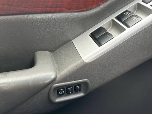 Used 2008 Nissan Pathfinder LE AWD/4WD image 19