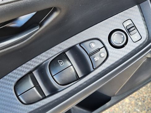 Used 2025 Nissan Sentra S FWD image 23