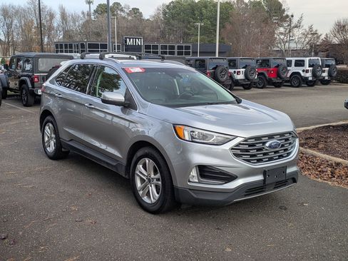 Used 2020 Ford Edge SEL w/ Convenience Package image 3