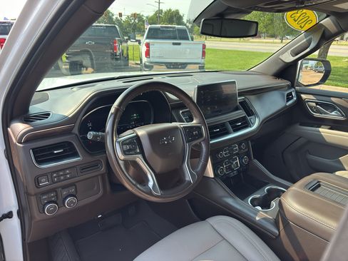 Used 2023 Chevrolet Tahoe Z71 w/ Luxury Package AWD/4WD image 13