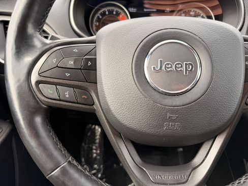 Used 2020 Jeep Cherokee Trailhawk w/ Comfort/Convenience Group AWD/4WD image 35