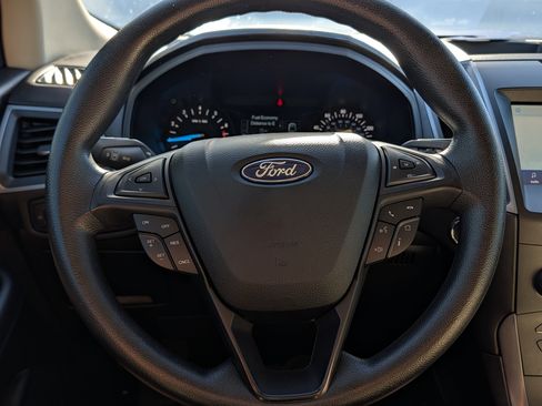 Certified 2020 Ford Edge SE image 26
