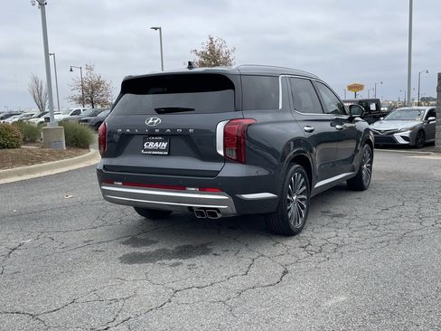 Used 2023 Hyundai Palisade Calligraphy image 8