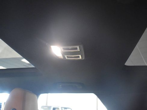 Used 2017 Land Rover Discovery HSE image 62