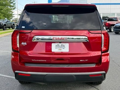 Used 2023 GMC Yukon SLT AWD/4WD image 11