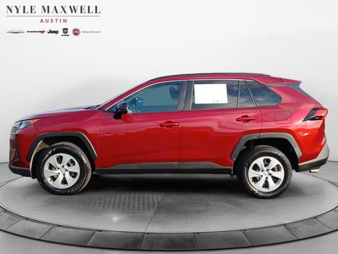 Used 2020 Toyota RAV4 LE FWD image 13