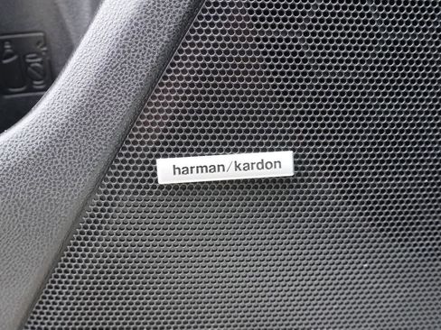 Used 2024 Subaru Crosstrek 2.5i Limited w/ Crosstrek Mirror Package image 15