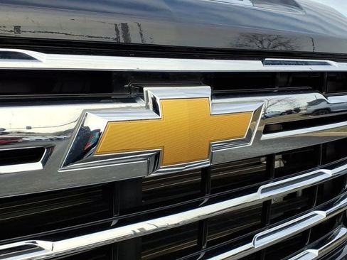 Used 2024 Chevrolet Silverado 2500 LTZ w/ LTZ Convenience Package image 26