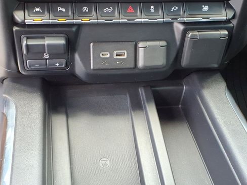 Used 2019 GMC Sierra 1500 SLT w/ SLT Premium Plus Package AWD/4WD image 25