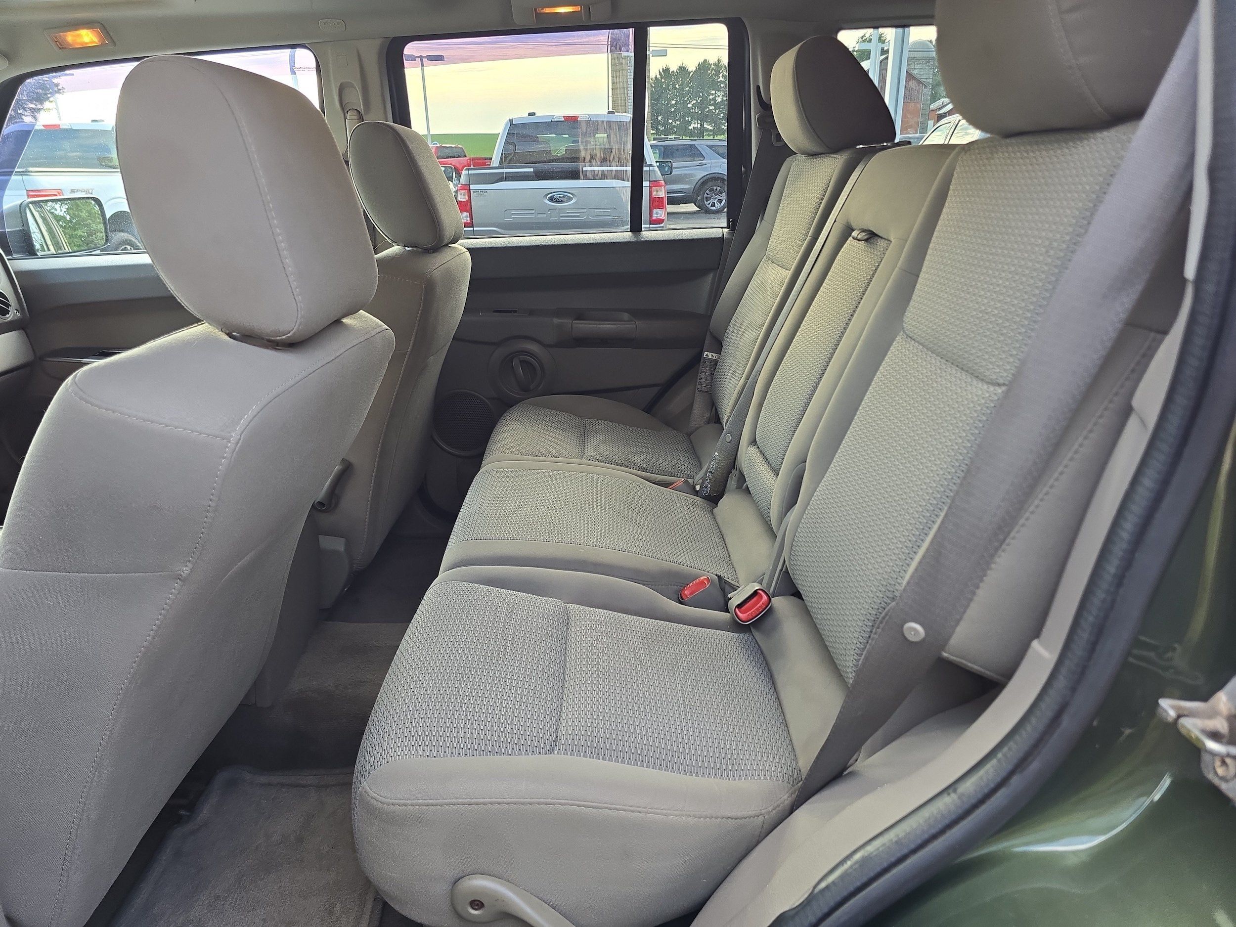 Used 2007 Jeep Commander Sport AWD/4WD image 15