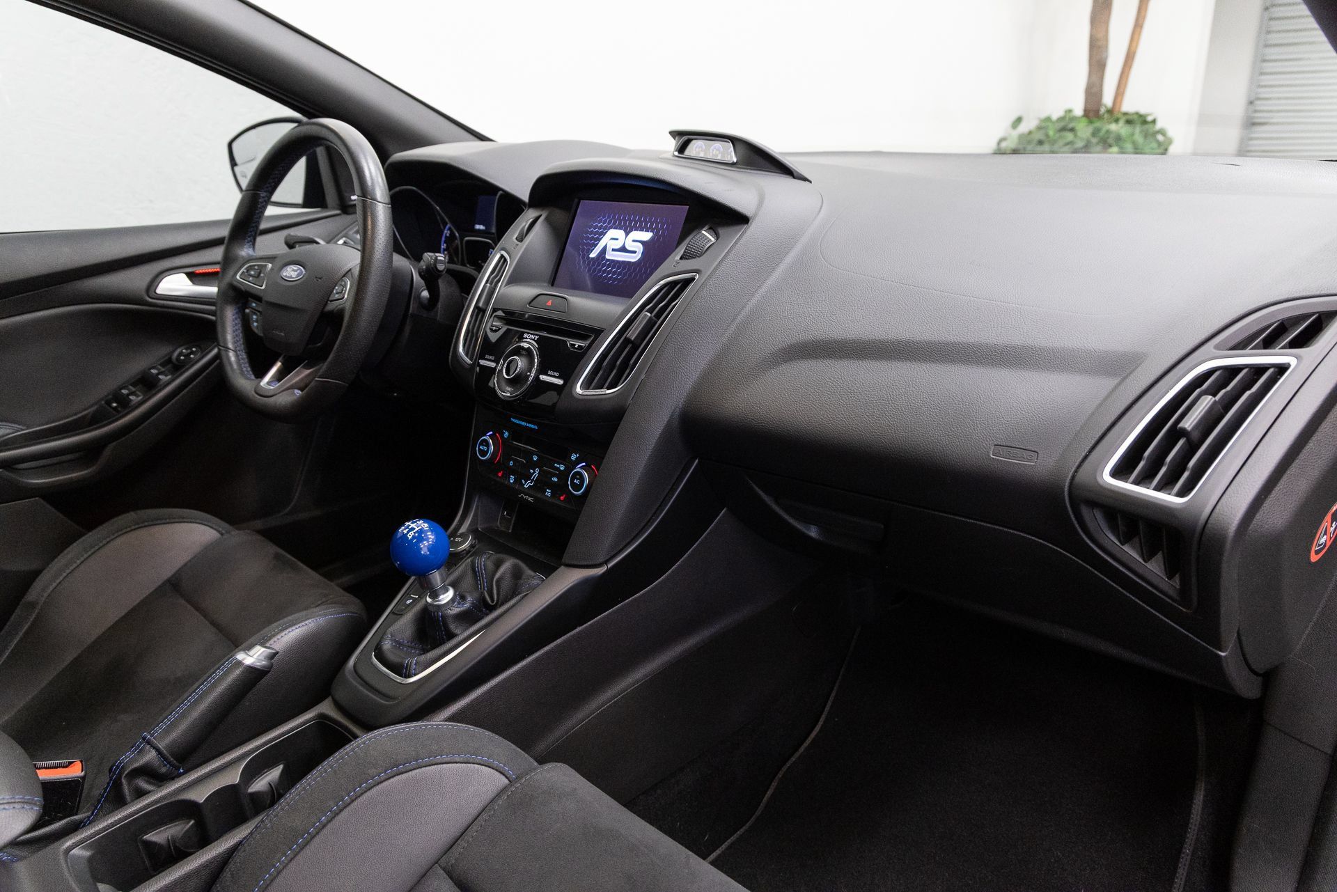 Used 2017 Ford Focus RS AWD/4WD image 12