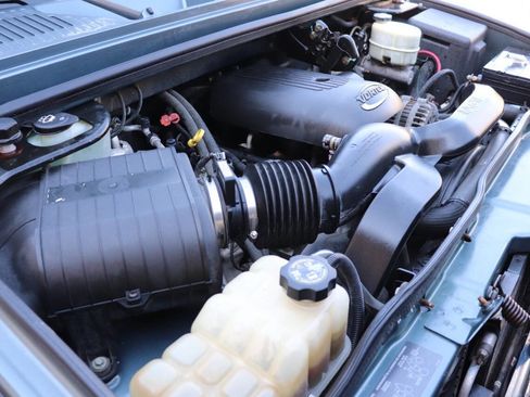 Used 2005 HUMMER H2 w/ Preferred Equipment Group image 18