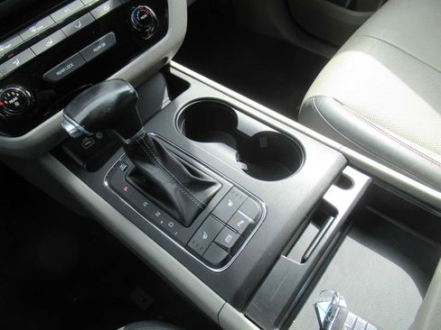 Used 2018 Kia Sedona LX w/ LX Essentials Premium Package image 34