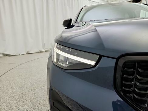 New 2026 Volvo XC40 B5 Core w/ Climate Package image 25