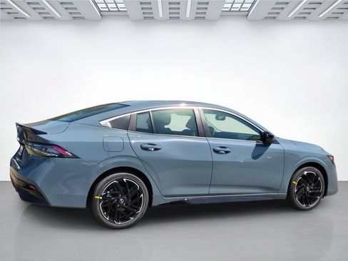 New 2026 Nissan Sentra SR w/ SR Premium Package FWD image 3