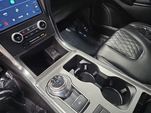 Used 2024 Ford Edge Titanium image 22