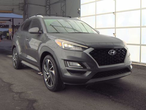 Used 2021 Hyundai Tucson Sport FWD image 2