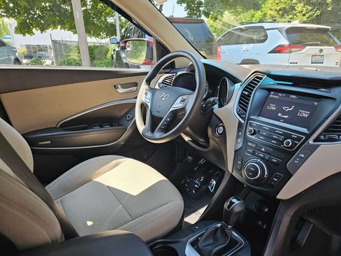 Used 2018 Hyundai Santa Fe Sport w/ 2.4L Value Package 02 AWD/4WD image 10