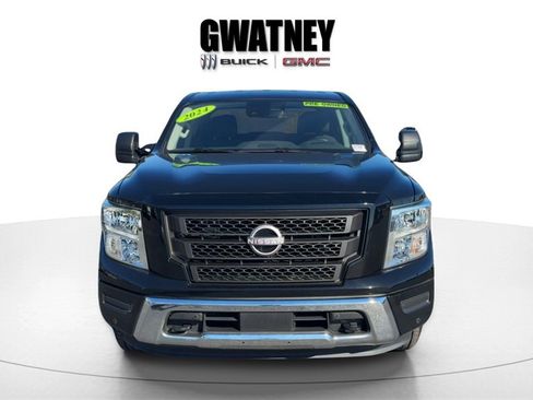 Used 2024 Nissan Titan SV w/ SV Convenience Package image 2