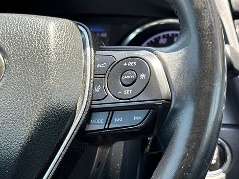 Used 2020 Toyota Camry SE w/ Convenience Package FWD image 27