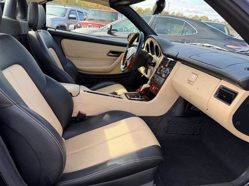 Used 2001 Mercedes-Benz SLK 320 image 10