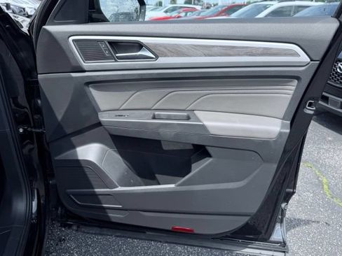 Used 2023 Volkswagen Atlas Cross Sport SE AWD/4WD image 14