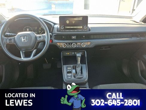 Used 2024 Honda CR-V EX image 11