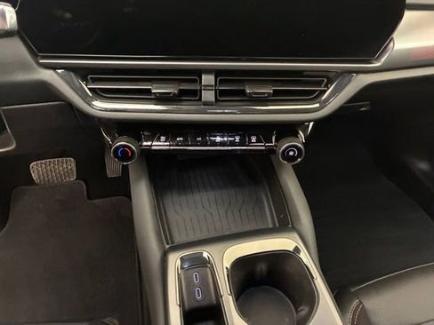 Used 2024 Chevrolet Equinox EV RS image 21