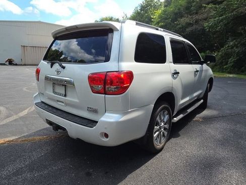 Used 2008 Toyota Sequoia Platinum AWD/4WD image 7