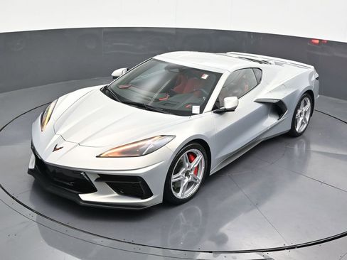 Used 2024 Chevrolet Corvette Stingray Preferred Cpe w/ Z51 Performance Package image 17