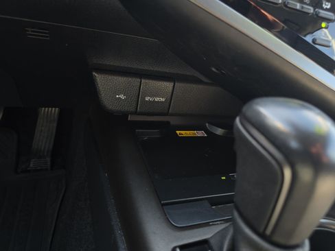 Used 2022 Toyota Camry SE w/ Audio Upgrade Package FWD image 23