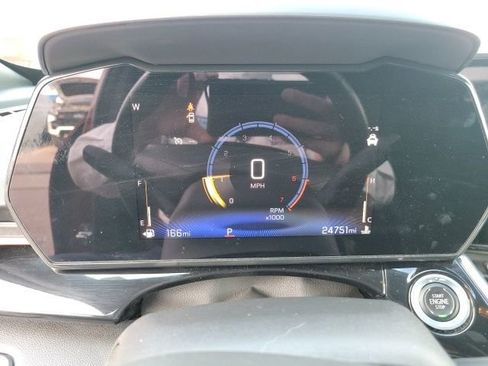 Certified 2024 Chevrolet Trax RS image 19