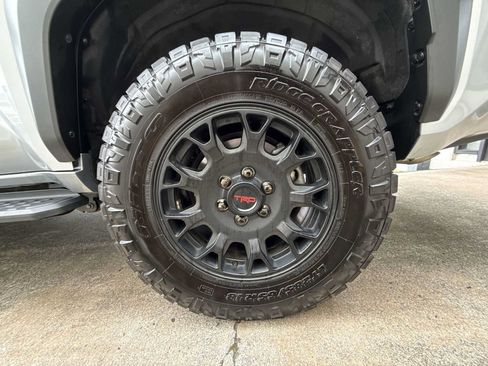 Used 2025 Toyota 4Runner 4WD image 10