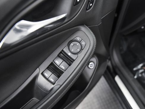 Used 2023 Buick Encore GX Essence w/ Experience Buick Package image 10