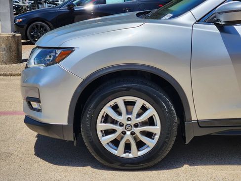 Used 2017 Nissan Rogue SV FWD image 9