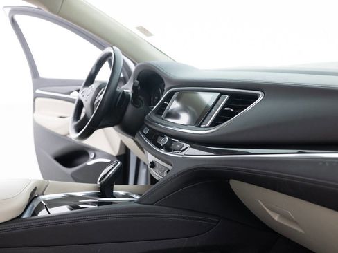 Used 2019 Buick Enclave Essence AWD/4WD image 27