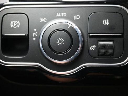 Used 2020 Mercedes-Benz A 220 image 28