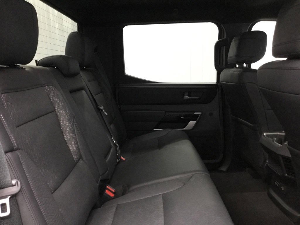 Used 2025 Toyota Tundra Limited AWD/4WD image 18